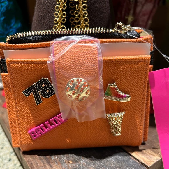 NWT-Betsey Johnson Mini Wallet-Orange basketball Theme - Picture 2 of 7